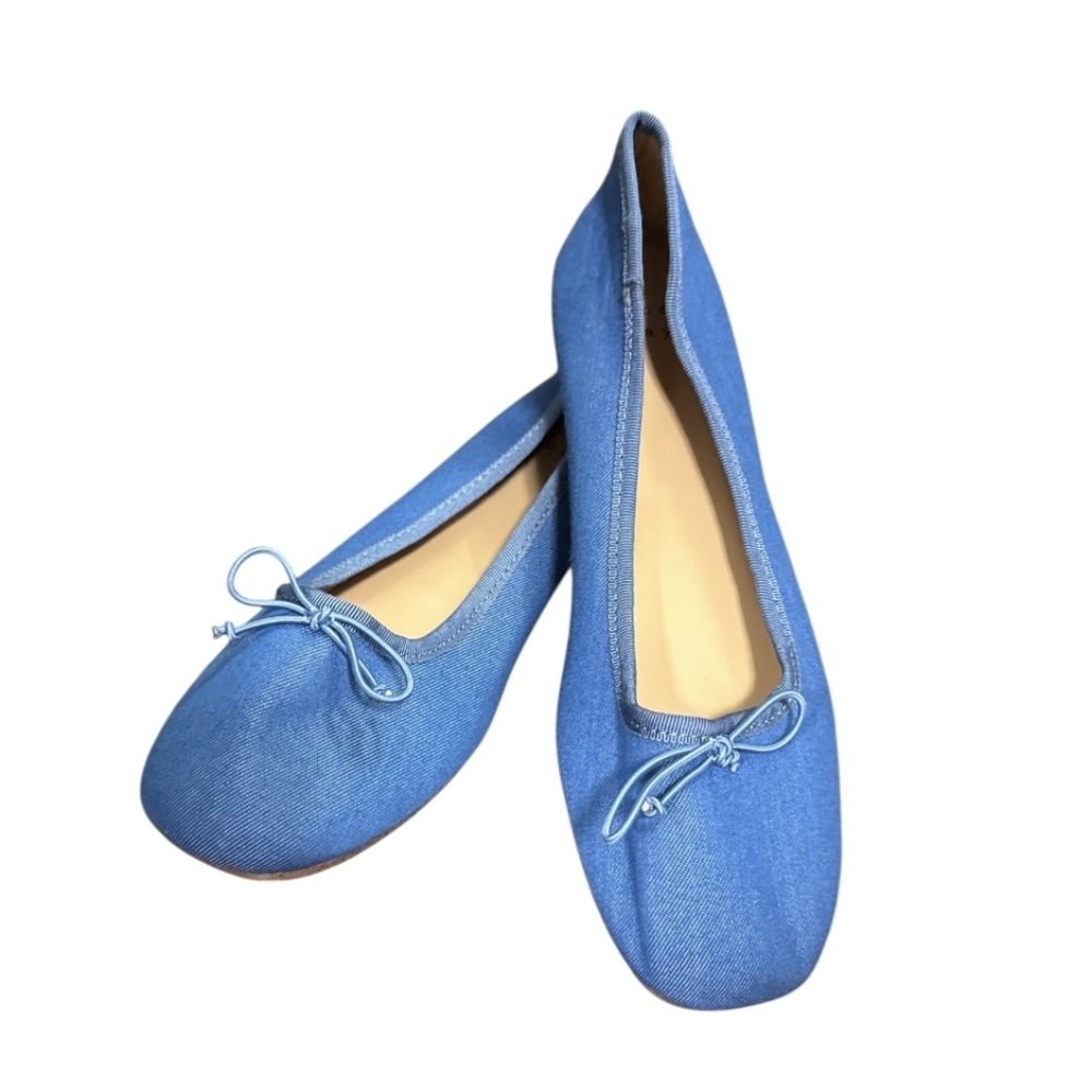 A New Day Women's Comfortable blue flat shoes, size 6.5